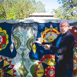 Art critic Jerry Saltz visiting Pasaquan