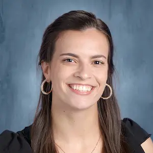 a headshot photo of Madalynn Kalk